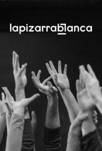 Imagen conceptual de blog Agencia-creativa-LPB con varias manos a modo de trabajo en equipo.